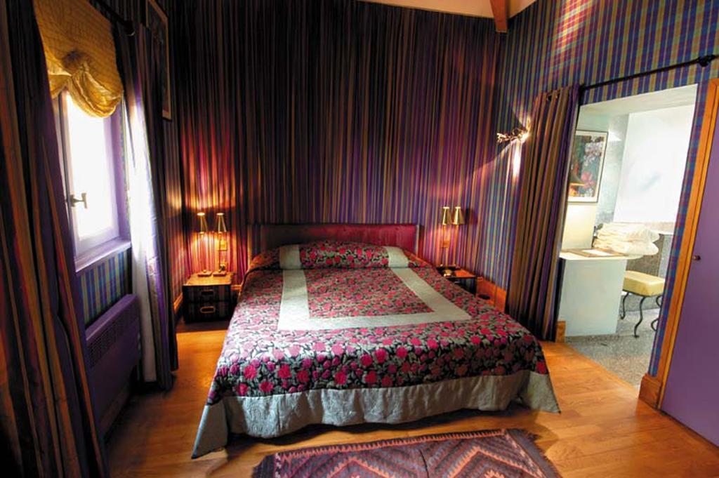 Hotel La Tour Rose à Lyon Extérieur photo